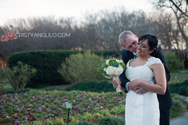 Winter Dallas Arboretum wedding by Dallas wedding photographer Cristy Angulo | www.cristyangulo.com