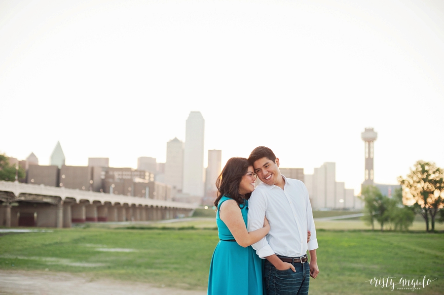 Dallas skyline engagement session by Dallas wedding photographer Cristy Angulo Photography | View More: http://cristyangulo.wpengine.com