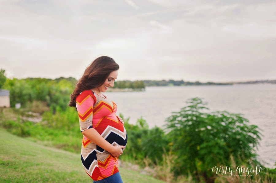 Maternity session by Dallas family photographer Cristy Angulo