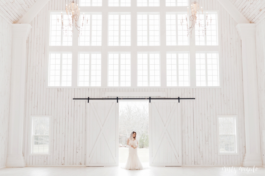 Bride and groom portraits at The White Sparrow Barn by Dallas wedding photographer Cristy Angulo | www.cristyangulo.com