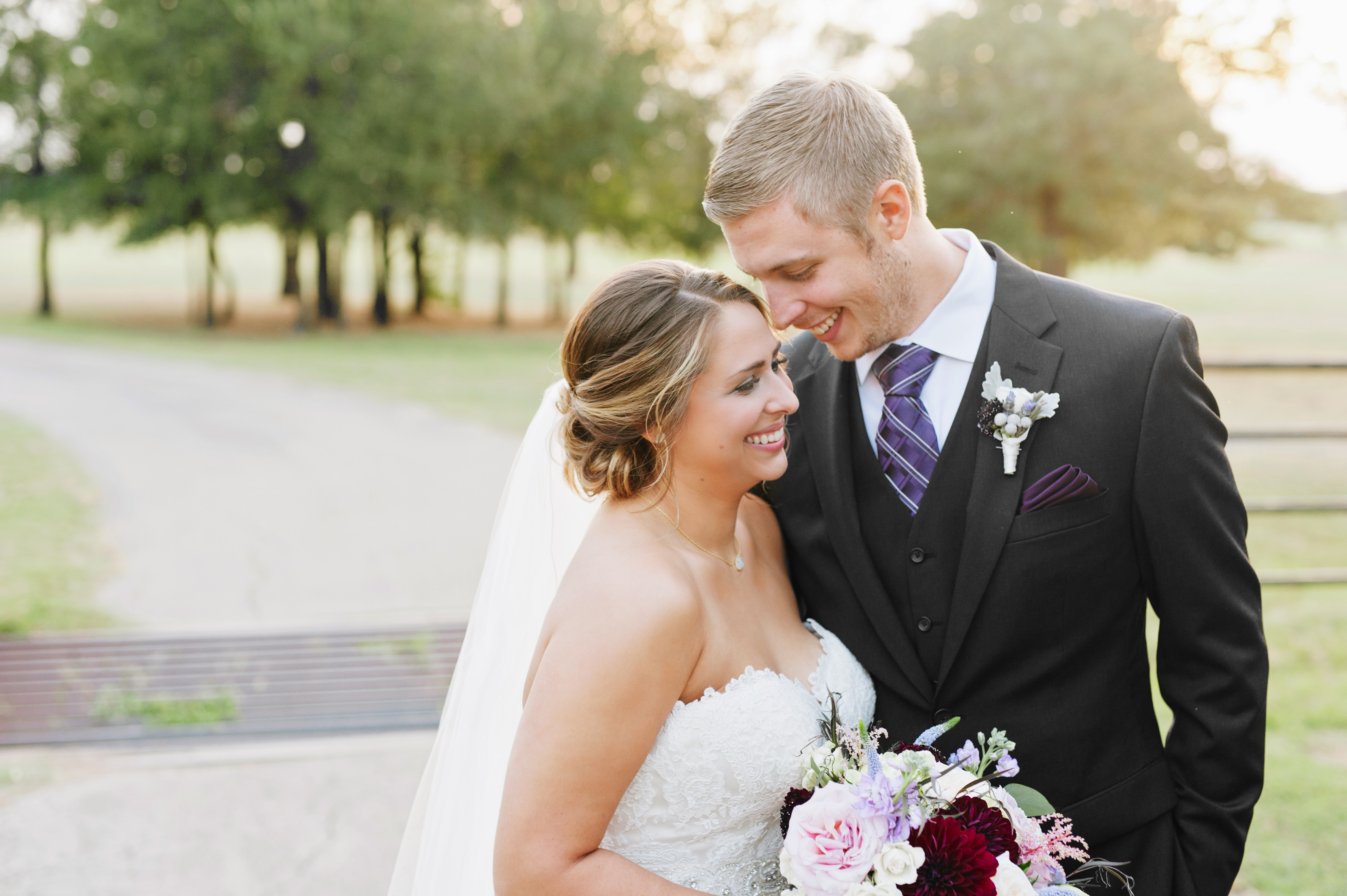 Classic Oaks Ranch wedding by Dallas wedding photographer Cristy Angulo | www.cristyangulo.com