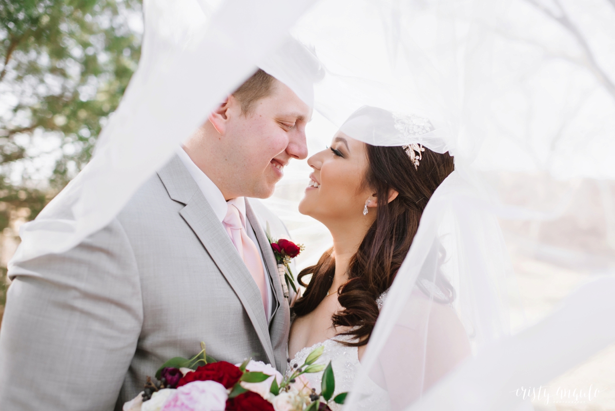 Hidden Pines Chapel wedding by Dallas wedding photographer Cristy Angulo | www.cristyangulo.com