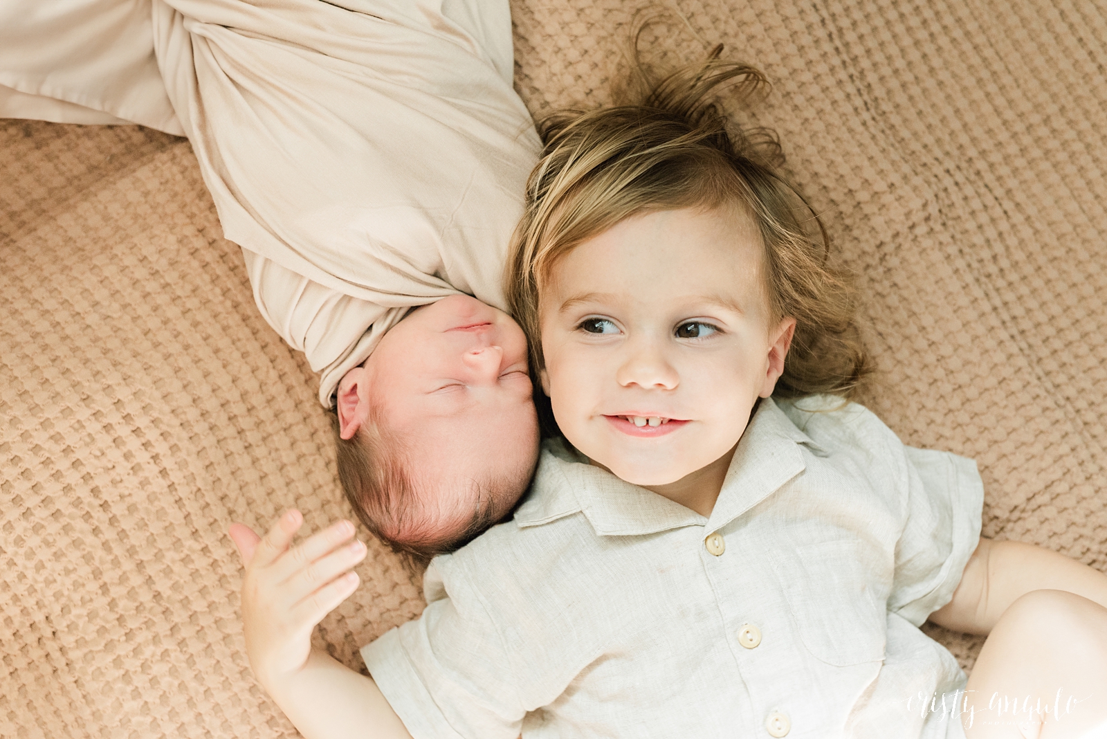 Austin Lifestyle Newborn Session by Austin Lifestyle Newborn Photographer Cristy Angulo | www.cristyangulo.com