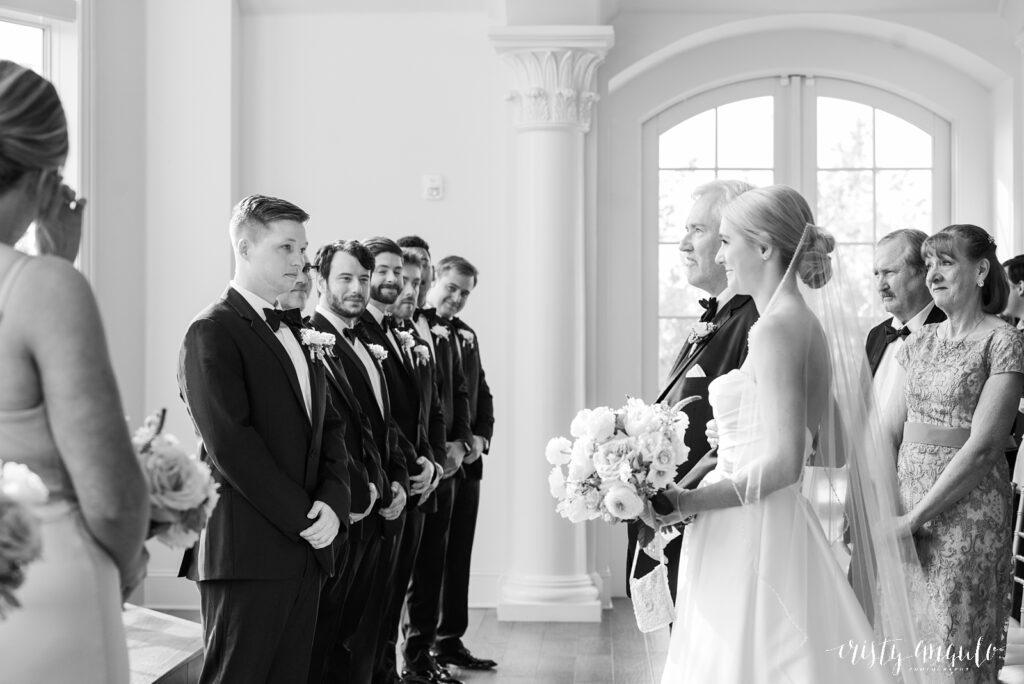 Spring Wedding at The Hillside Estate by Dallas wedding photographer Cristy Angulo | www.cristyangulo.com