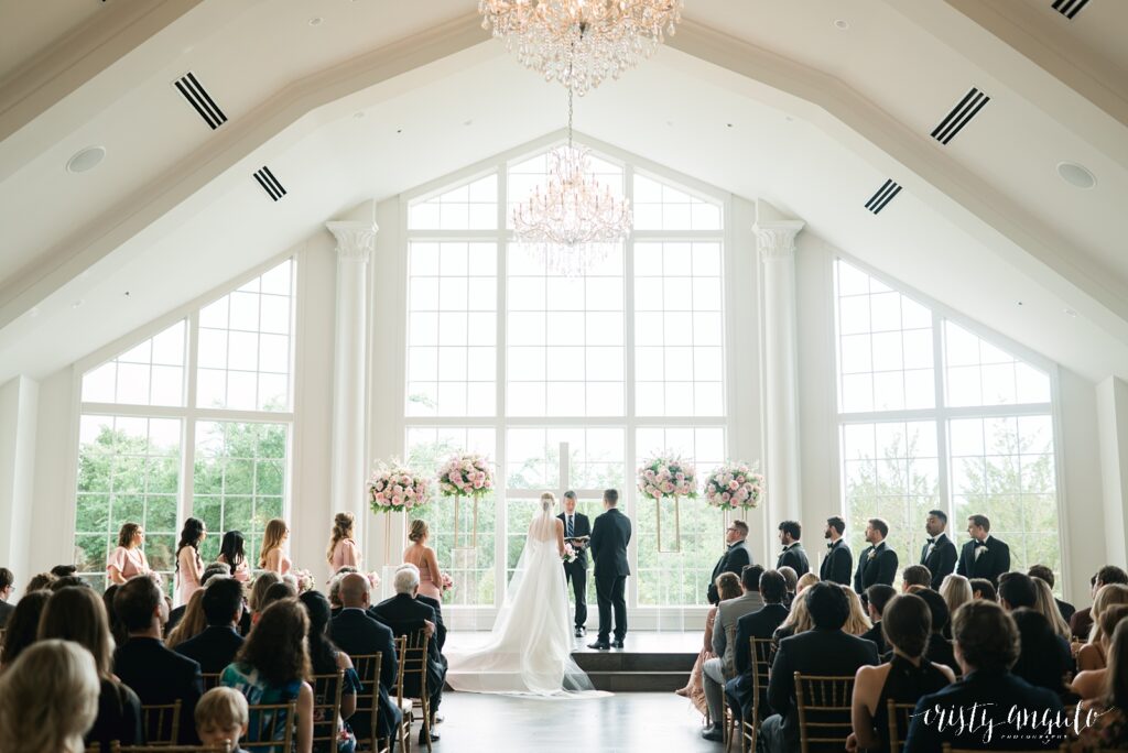 Spring Wedding at The Hillside Estate by Dallas wedding photographer Cristy Angulo | www.cristyangulo.com