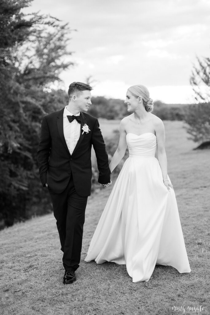 Spring Wedding at The Hillside Estate by Dallas wedding photographer Cristy Angulo | www.cristyangulo.com