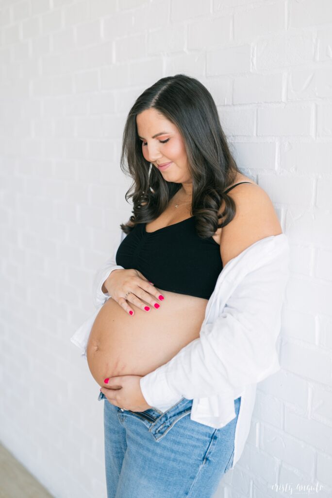 Austin Studio Maternity Session by Austin Family Photographer Cristy Angulo | www.cristyangulo.com