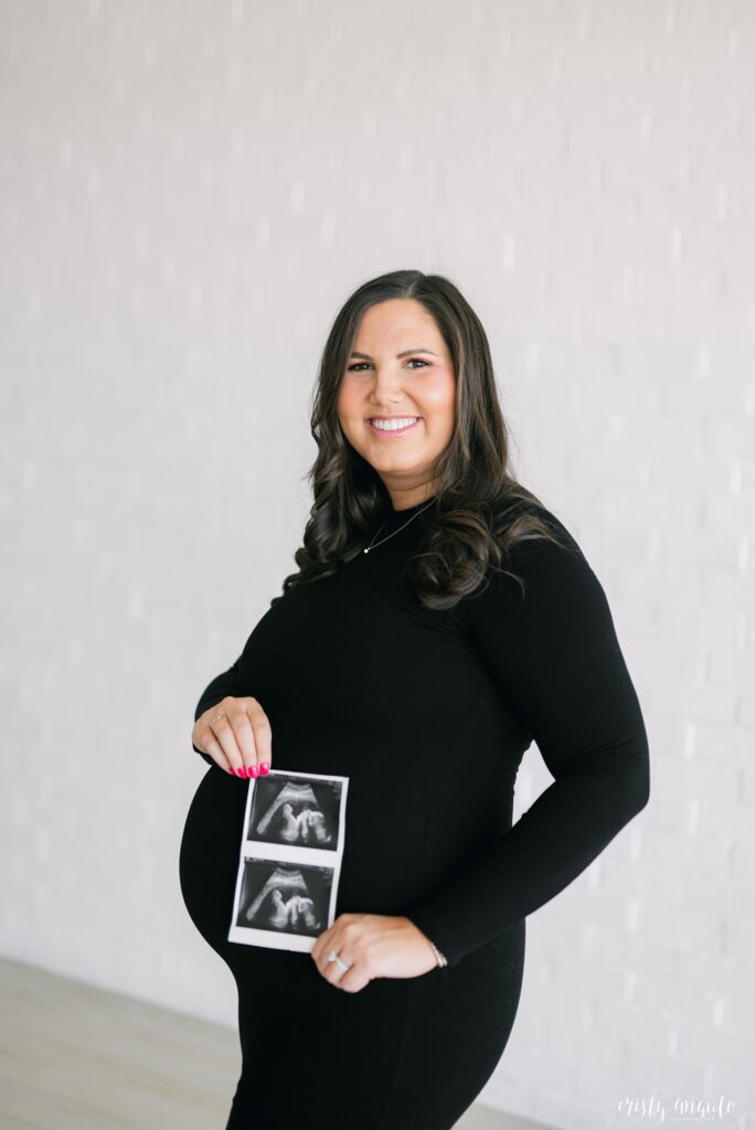 Austin Studio Maternity Session by Austin Family Photographer Cristy Angulo | www.cristyangulo.com