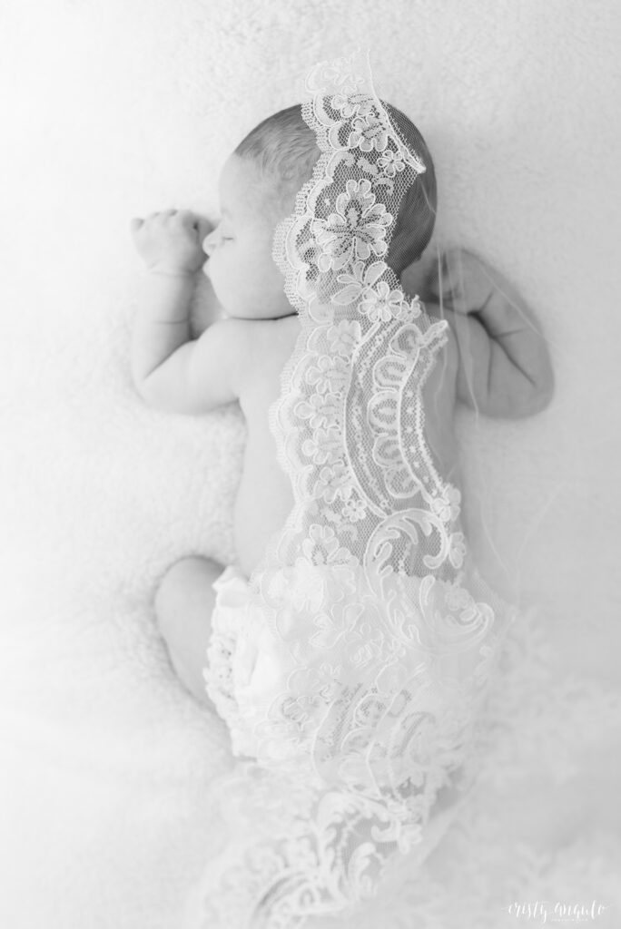 Austin lifestyle newborn session by Austin family photographer Cristy Angulo | www.cristyangulo.com