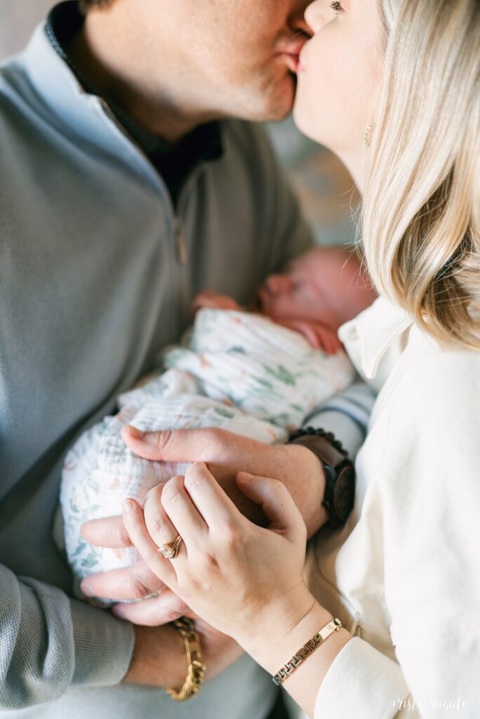 Austin Lifestyle Newborn Session by Austin Family Photographer Cristy Angulo | www.cristyangulo.com